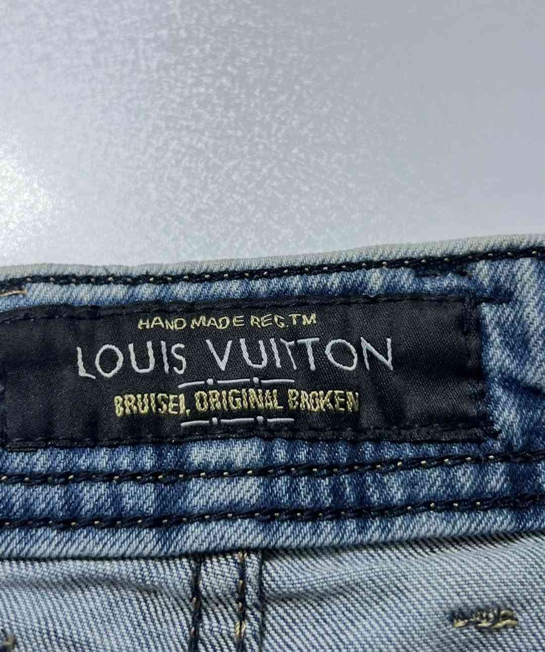 شورت نوادر ماركة لويس فيتون
ليكرا نضافه 💯
قياس 32
حجز خاص
تابع كل ماهو جديد ومميز ونادر
توصيل موجود 🚚


**إذا كنت صاحب هذا الإعلان وتريد حذفه لأي سبب، رجاءا أرسل رسالة إلى الدعم الفني**