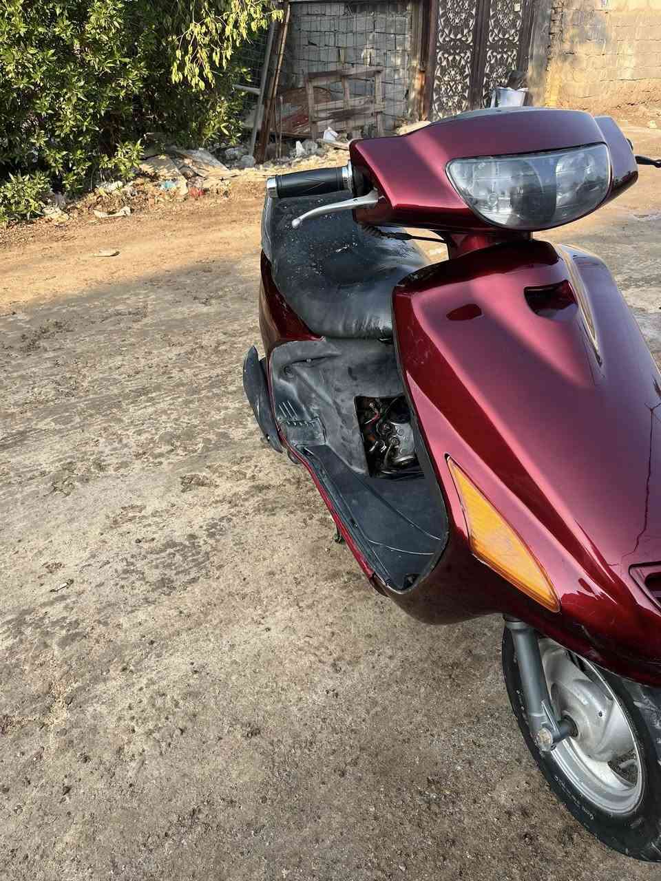 البيع فراشه مفتوحه مره وحده سلف هندر لايت زنون اشاير كلشي شغال نظيفه مكان حي جزائر ***********
