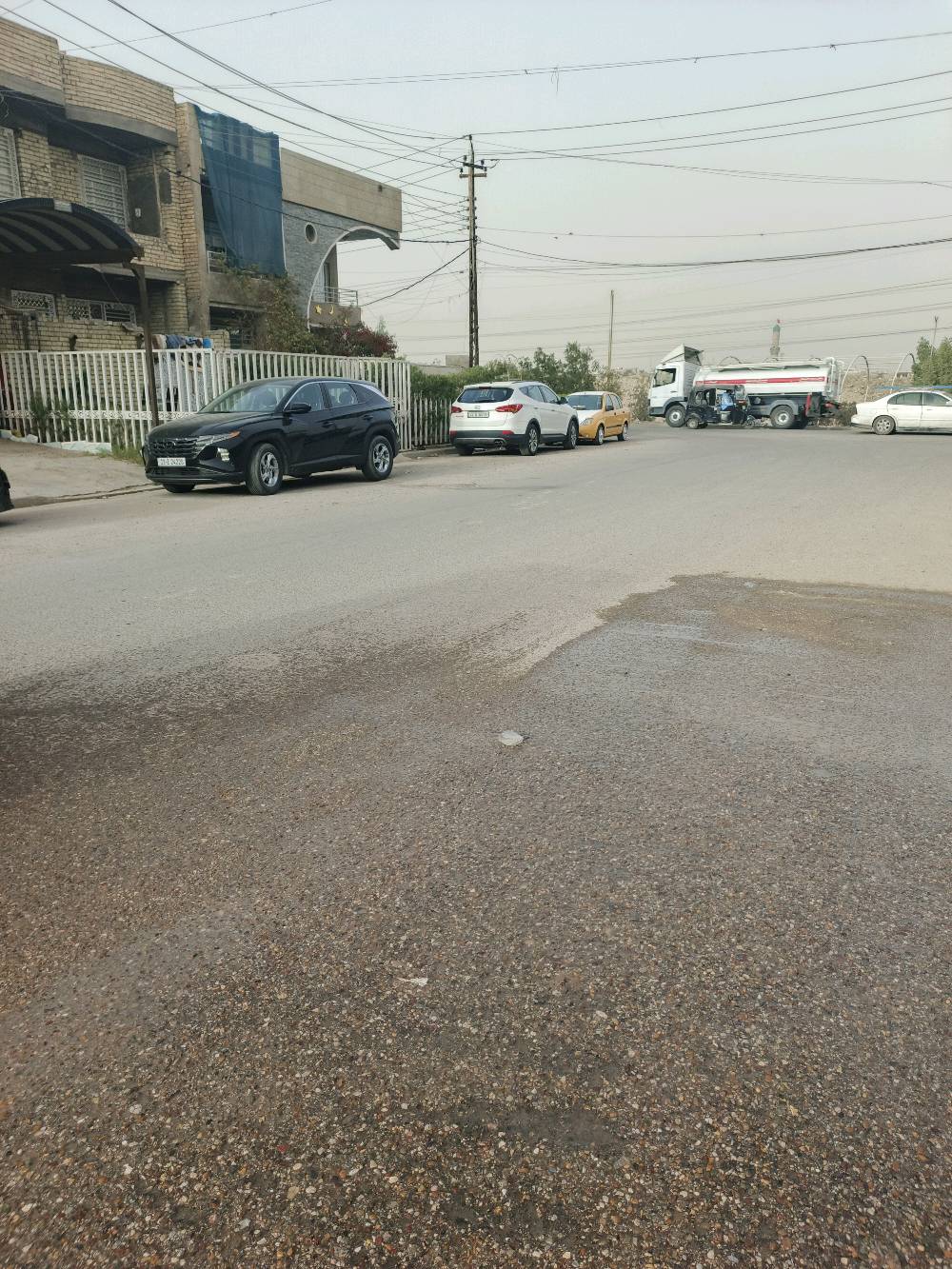 العنوان ابودشير الزيتون 
مساحة الدار 125متر ثلاث طوابق 
خمس غرف نوم و6صحيات فول خدمات 
الدار على شارع تجاري مثل ماموضح بلصور