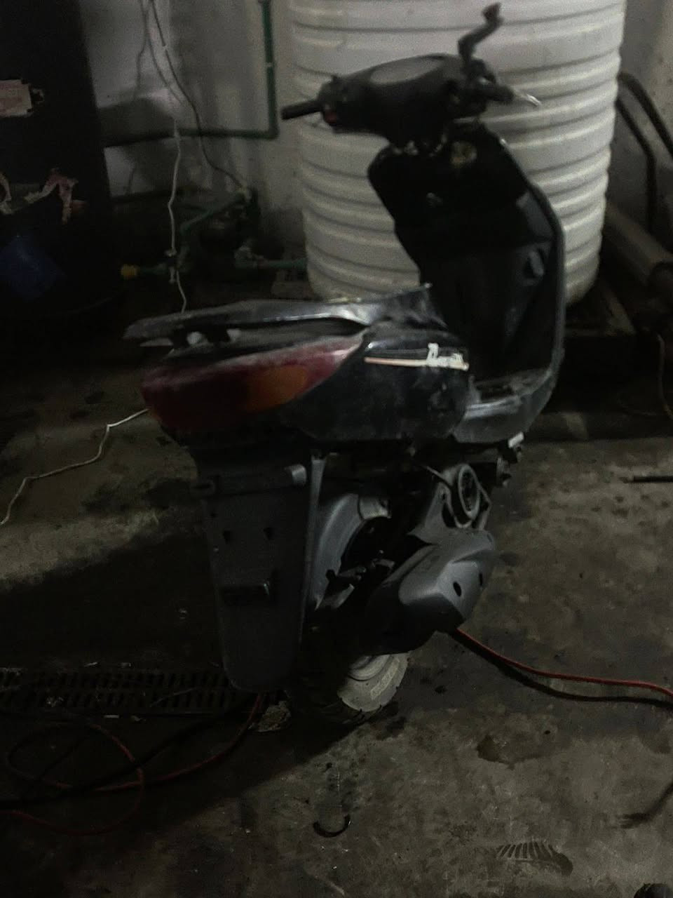 سلام عليكم دراجه بريز شغاله ونضيفه الكشن موجود البجم الامامي موجود غراضه كامله صالنصه جديده دراجه خير من الله قبل شهر مجفته تجيت مضبوط بس خلل بسيط. بس. تكطع ناريه تروح. وتجي عنواني بغداد لكريعات أو كراده ساحه لواثق توواصل*********** ممتواجد عل. فييس وتساب ووتصال بس
