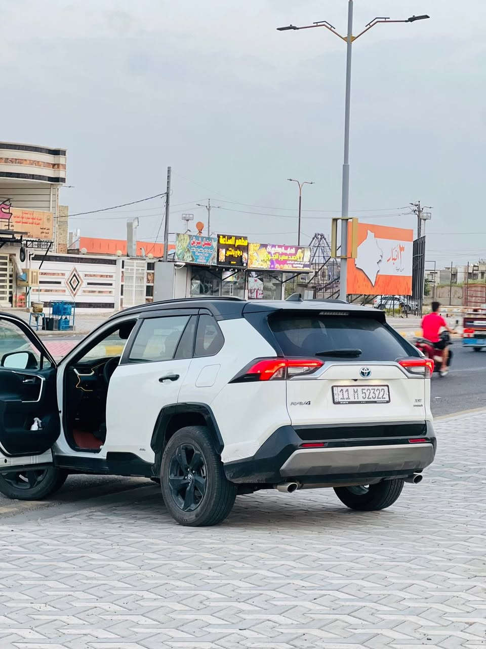 السلام عليكم للبيع راف فور موديل 2021سياره بلاتنيوم فول الضرر جاملغ امامي مصلح ومصبوغ بيهه خمس قطع صبغ جاملغات امامي وبنيد باب الصدر باب السايق كلشي مابيهن بس صابغهن من ضمن الجاملغات سياره نضيفه كلش بغداد سياره مال جنيه 
20600 السعر بيهه مجال*********** مكان سياره فلوجه
