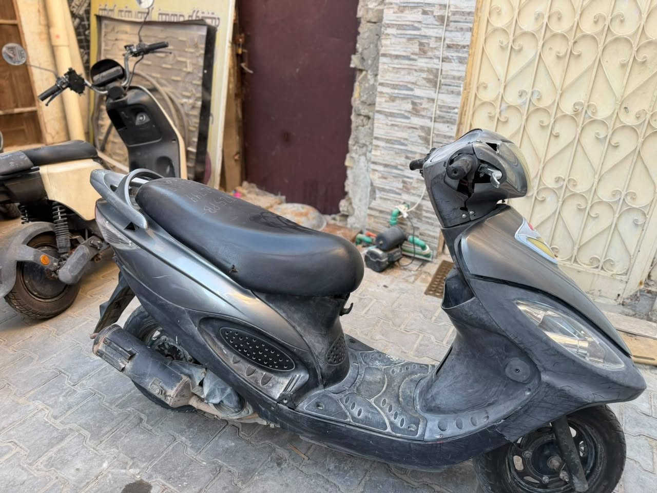 سلام عليكم شباب دراجه كامكو للبيع دراجه كهربائيات كامله مكينه مامفتوحه ودراجه حلوه ورزنه بلمشي رايدلها تعديلات بسيطه ودراجه ترجع مال رمبه
وسعرها كلش حلو
مكاني الكاظميه📍
رقم ***********
