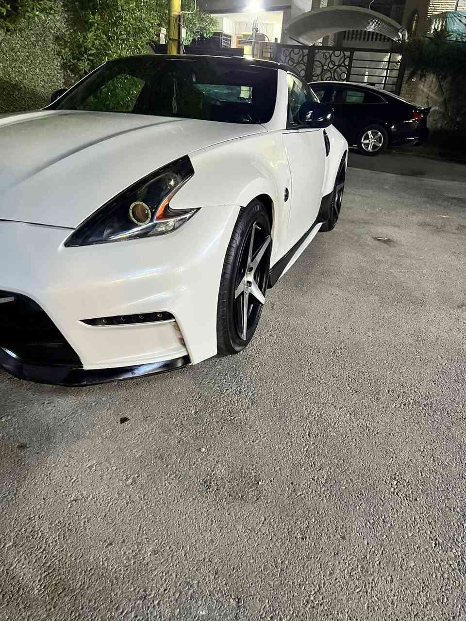 Nissan z 370 nismo تزويد موديل ٢٠١٤

كير اوتو تيبرونك فول مواصفات 

لون ابيضّ اصل مرشوشة كلير 

كامل ضربتها خشم البنيد دعاميات نسمو اصل ويل فوسن نجمة

فجوج برمبو كشنات كهربائية تدفئة

شاشة دشبول اصل جنجر خزن سيدي عدد ٦ شفتات بالستيرن
 مثبت سرعة تحكم ستيرن جهتين مود درفت عالمي

  السيارة حيل حيل ما متعوبة و جانت ضامها ماشية ٢٠ الف كيلو اصل السيارة( وصلته اني ٣٢ الف كيلو ) 

سيارة ما بيهه اي نقص كاملة مكملة بس حط رجلك علبانزين وتوكل 

ال سعر ((( 130 ))) ورقة  وبيهه مجال

 السيارة كلفتني اكثر بهواي بس يستاهل الياخذها للتواصل 
***********
