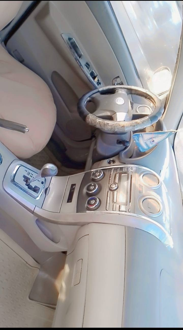 سلام عليكم بي واي دي موديل 2013 رقم مثنى مداور ثاني يوم  محرك وكير كورلا غرفه كولش حلوه تخم تاير جديد محرك وكير ترايك للبصره روحه جيه لاحماوه ولاتبخير ولاتنقيص كشرها بي جاملغ ومعدل ومصبوغ شواصي الغود مكفوله اي نقص مابيهه كلشي بيه شغال حته حساسات الانذار وتبريد شغال بس عوزه غاز السعر 40 وبيه مجال مكان السياره رميثه ***********
