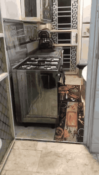 للبيع بيت بناء حديث مساحه 300 واجهة 15 ونزال 20 البناء 200 متر وحديقة بصف البيت واجهتها 5 ونزال 20 طابوق جمهوري مفول كامل مكمل ماناقصه كلشي
تفاصيل البيت غرفتين واستقبال ومطبخ وحولي حجم كبير وصحيات خارجية وداخليه
العنوان بغداد ابوغريب النصر والسلام (الحصوه)
مربع الـ5000 كلشي موضح بالصور والفيديوهات
رقم العقار 5643
السعر 135 مليون  سعر مناسب بالنسبة للبناء والمساحه
*********** اتصال و واتساب
*********** اتصال
