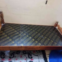 سرير • للبيع • تواصل خاص