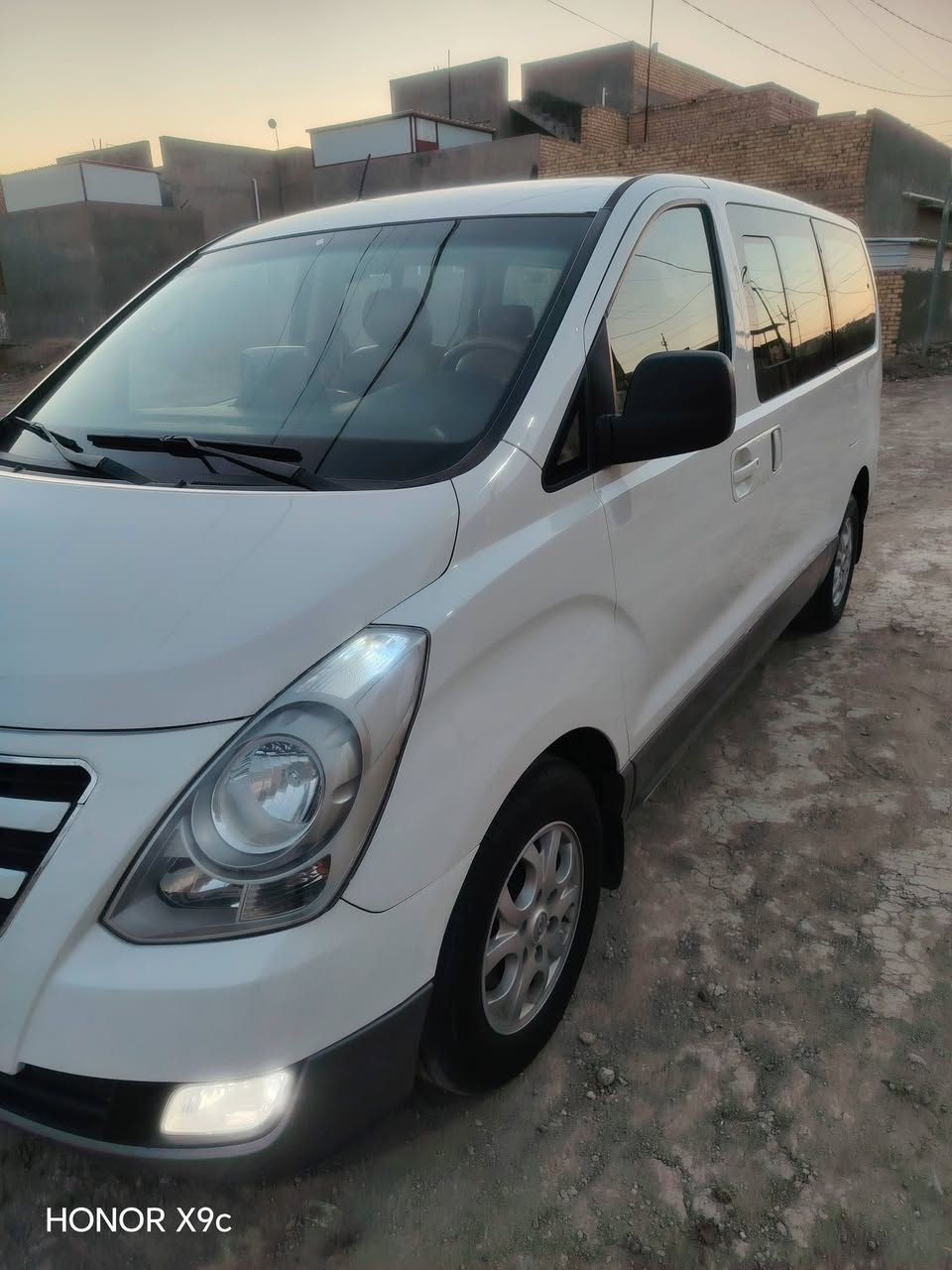 سلام عليكم البيع ستاركس مديل 2016 مكفوله كفاله عامه وضع شركة تخم تاير حداديه جديده تبريد ثلج السياره جاهزه مابيه نقص برغي اسعر خاص وهذه رقمي ***********
