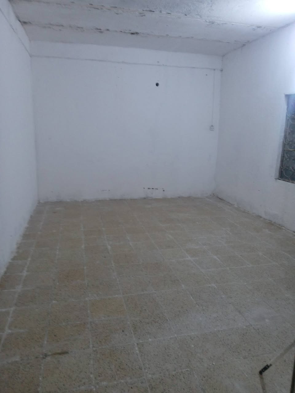 البيت الإيجار منطقة دور الصحة الاستقبال كبيره غرفتين حمام ومطبخ الإيجار ٣٠٠ رقم ***********
