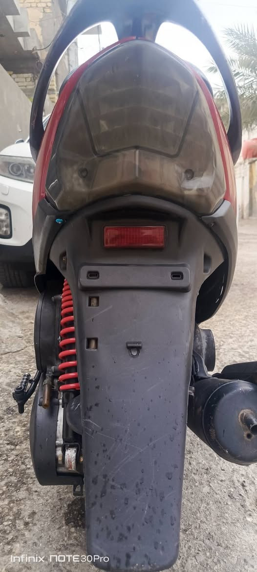 سلام عليكم دراجة ماكس للبيع كهربائيات كلهة شغلة الدراجة منزلهة رنبة مكفولة سوادات و مكينة لا تنقص ولا تدخن ولا حتة صوت الدراجة خرسة مبدل بيهة بس كفرات وكفرات خذتهن مل تفصيخ نكرة سلف هندر شغالا صلنصة و ويل ومكينة نفس الختم مكاني واسط مركز مدينة  السعر خاص للستفسار ***********
