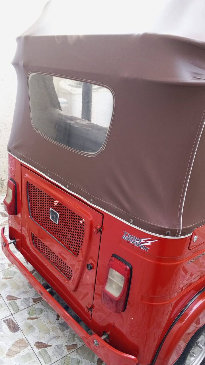 السلام عليكم تكتك للبيع مديل 22  وراق نضيفه حيل شوفت عينك تكتك ربع ماذب عليه شغاله كهربائية كامله
مكاني كربلاء المقدسه 
نتصل عليه وبيك خير ودتلل 
***********
