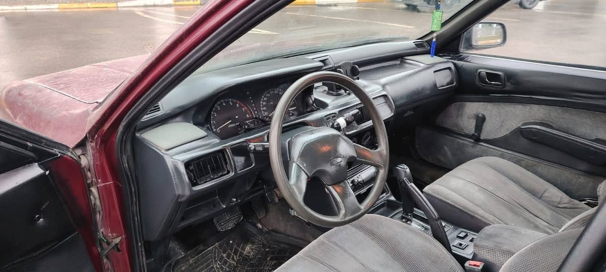 گلاند 1991 اتوماتیک سلایت مەکینە گەورە رقم سلیمانی رقم باریک بەناوی خۆمەوەیە ورقەی بەنزینی هەیە سعری قفل معمالەی هیچ نیە 30 گەڵا معمالەی نیە ***********
كالنت 1991 رقم سليمانية بسمي محرك كبير كير اتوماتيك
