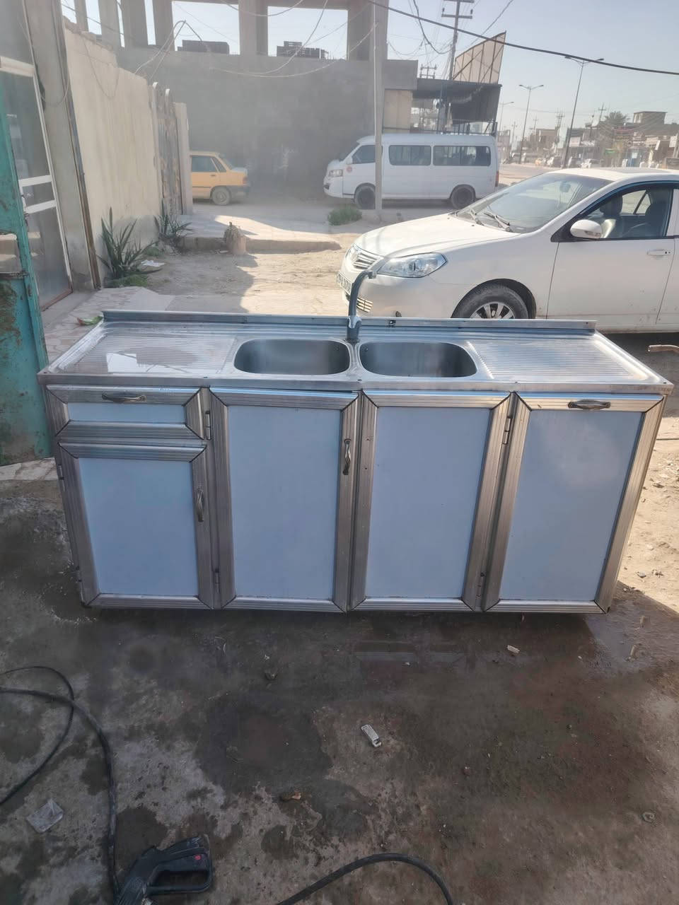 سلام عليكم غراض للبيع كلمن وسعر تعال وبيك خير وتدلل ويرهم مراوس بكلشي المكان حله ورديه خارج قرب مستشفى الكفيل *********** وأيضا نشتري كافة الغراض بسعار مناسبه راسني وبيك خير وتدلل
