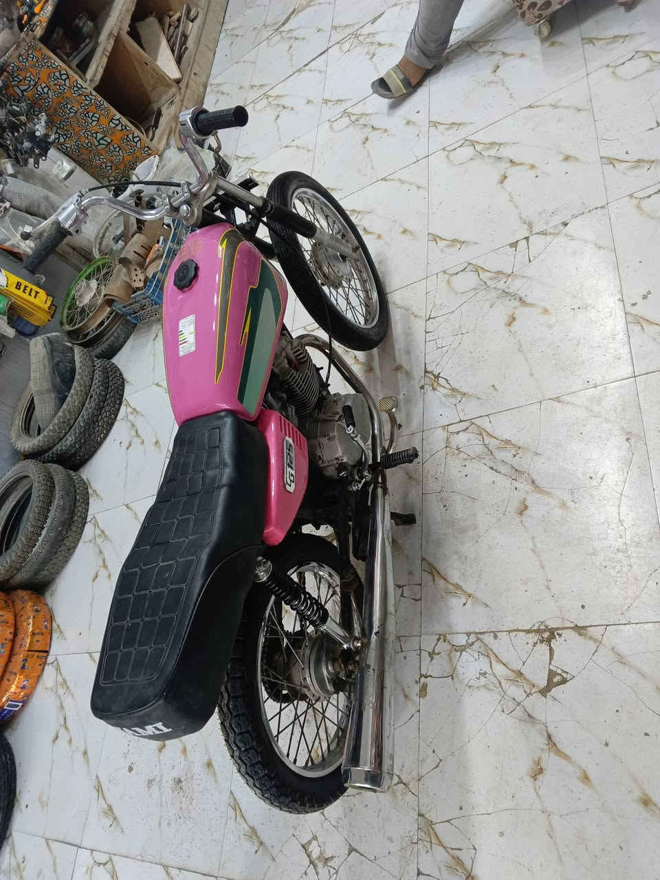 السلام عليكم دراجه اربعه كير
موديل 20 
كلك كلك كلك مال مزاد 
دراجه كلش حلوه وكامله حربيه 
المكان كوفه 
السعر 280 وبيها مجال 
محرك كل مشدود اندنس 
ولفات وبستم بوبوشه 
مال مزاد للتاكد 
***********
