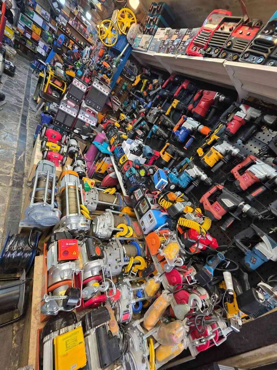 توفر جديد
ماطور مخزني ١٥٠ كيلو
ماطور مخزني ٣٠٠ كيلو
ماطور مخزني ٤٠٠ كيلو
ماطور مخزني ٦٠٠كيلو
ماطور مخزني طن و٢٠٠
ماطور مخزني طن كير بوكس تحكم وايرلس واير ٣٠ متر و٦٠ متر و١٠٠ متر
ماطور مخزني ٣طن كير بوكس وايرلس واير ٣٠ متر و٦٠ متر و١٠٠ متر
ضمان نحاس
وايضا سفتيات امان
٧متر اطن 
١٢ متر ١طن
١٨ متر ١طن
١٨ متر ٢طن
٢٥ متر ٢ طن
وبولبرنات ٣ انج
وبولبرنات ٤ انج
وروله مزدوج
وحساسات
موقعنا بغداد شارع الرشيد المربعه قرب جامع سيد سلطان علي
يوجد خدمه توصيل لجميع المحافظات
***********
***********
