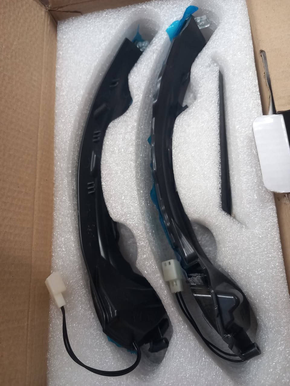 السلام عليكم لدات مال مرايه لسيارات اودي طلعن بالامزون الي يفيدنا سعرهن ٢٠ الف للتواصل ***********
