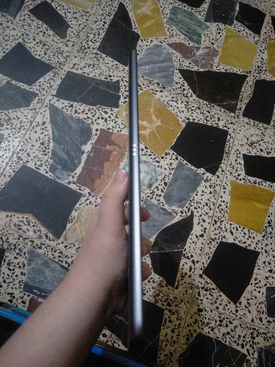 سلام عليكم ايباد ٨للبيع ذاكره ٣٢ ايباد كلشي مابي مابي خدوش يجي ويا كفر شاحنه سعره فقط150الف وبي مجال استفسار أتصل على رقم الهاتف ***********ايباد اصلي من شركة أبل مكاني بغداد  الإعلام حي الري ايباد  يشغل 60فريم
