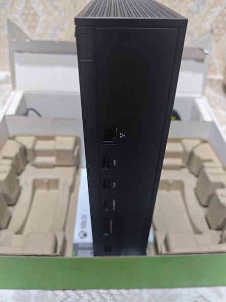 اكس بوكس سيريس اس ذاكرة T1 . مستعمل اخوة الجديد مع اشتراك 3 اشهر و جوستك جديد . 650 الف وبي مجال اتصال عل رقم لاحد يراسل خاص . ***********
