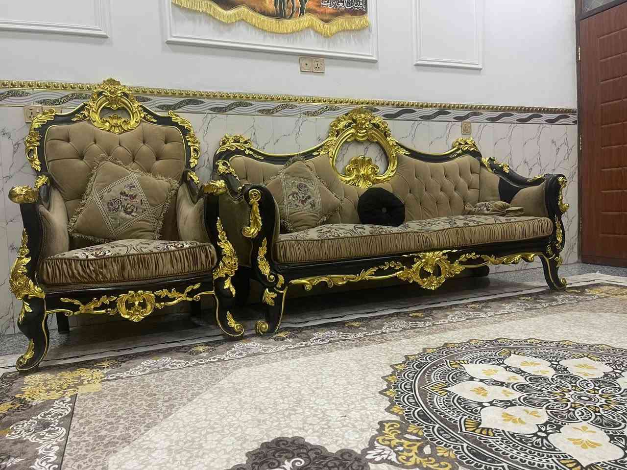 طخم مصري ملكي اصلي عشر مقاعد نظيف ماخذة ٢٢ ورقة 
رايدة بمليون الشراي يتصل او يراسلني واتساب على الرقم 
***********
 مكاني بغداد
