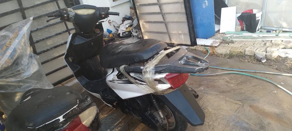 سكنس صيني بس محرك مال ماكس تشتغل سلف هندر نقصه ترتيب كهربائيات وشكم كفرات دراجه شغاله سعر ٢٥٠ مكان غزاليه موجود خاص ***********
