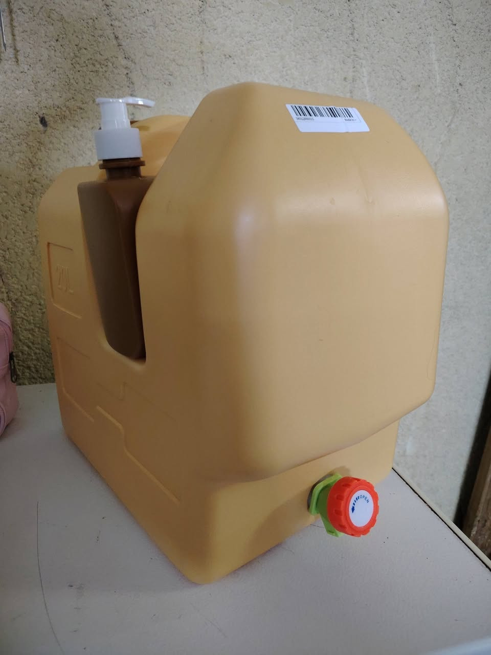 جلكان مياه 20 لتر مع علبة صابون اعلى سعر ابيعه


**إذا كنت صاحب هذا الإعلان وتريد حذفه لأي سبب، رجاءا أرسل رسالة إلى الدعم الفني**