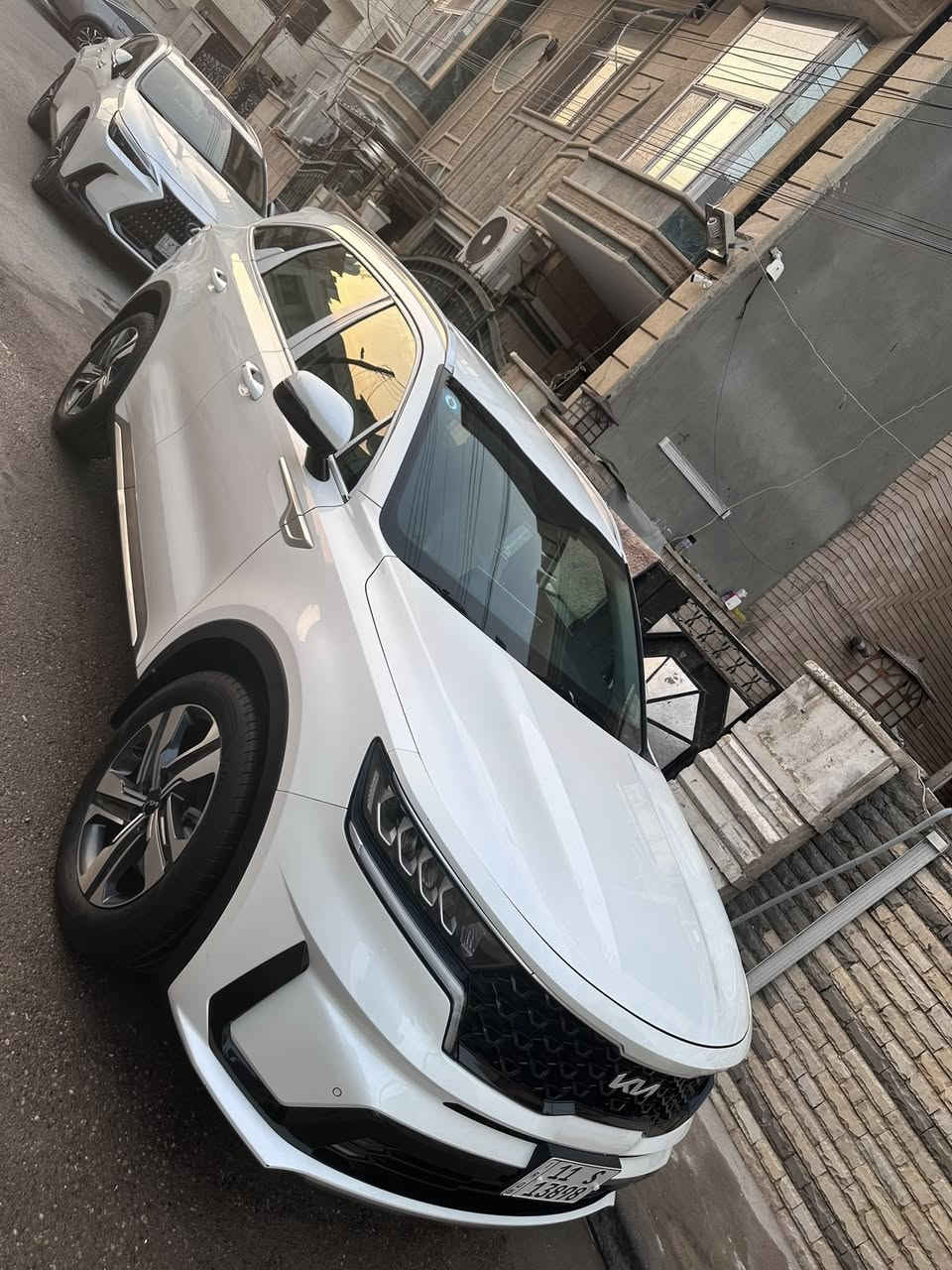 السلام عليكم
كيا سورنتو موديل 2023 خليجي محرك 3500 ستة سلندر السيارة مكفولة كفالة عامة من الصبغ والبارد من عدا رصعه بسيطه بالباب الخلفيه فقط باقي السيارة كفالة السيارة اخت الزيرو ماشية 16  السيارة رقم بغداد الإنكليزي وبأسمي .
مواصفات السيارة فول قماره حديد
والمكان السيدية 
و
وهذا رقمي ‭0790 129 1286‬
