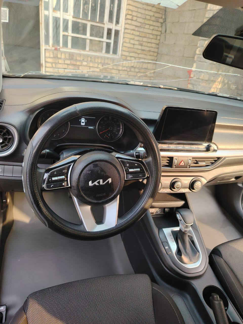 السلام عليكم سيارة فورتي 2024 اللون فيلي حادث نص دعامية كما موضح بالصورة رقم انگليزي ايرباك شغال 
للاستفسار الاتصال على الرقم ***********
