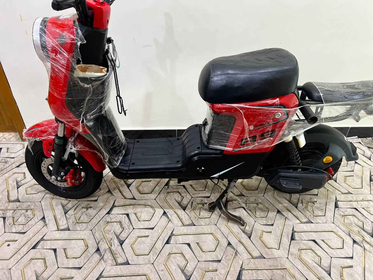 السلام عليكم دراجه ار9 16 امبير  موديل 2025 غراضه كامله السعر 400 وبيها مجال العنوان البصرة المعقل الرقم ***********
