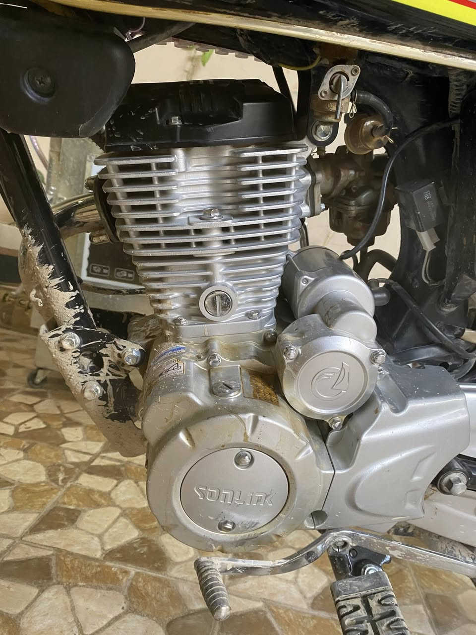 السلام عليكم ماطور للبيع
2024 مرتب احسن من الصوره ومفول شلعه ومعدل محرك سبانه ممحطوطه عليه السعر650 رقم ***********￼
