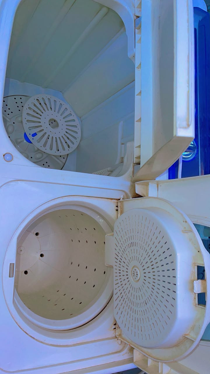 غسالة (حوضين) بحالة الوكالة للبيع - نظافة 100% 🧺✨
• النظافة: مستعملة ونظيفة جداً (استخدام منزلي خفيف وعناية تامة).
• الأداء: غسلها قوي جداً ونشافتها "كلش زينة" وسريعة.
• الماتور: الماتور الأصلي (بعده بوضع الشركة) وما مفتوحة للتصليح نهائياً ولا تشكو من أي نقص أو عطل.
• الحوض: الحوض نظيف جداً، خالي من الكسور أو أي "زرف".
التفاصيل الإضافية:
• البيع لغرض التجديد فقط. ✨
• المكان: المحمودية - حي الكرار.
• السعر: 175 ألف (وقابل للتفاوض البسيط للصادق بالشراء).
للتواصل والاستفسار:
يرجى المراسلة على الخاص 📩 أو الاتصال مباشرة على الرقم:
📞 ***********
