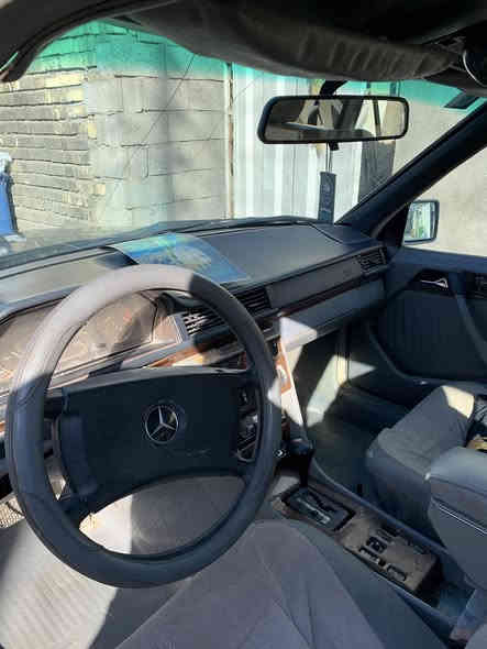 سلام عليكم مارسيدس للبيع ومراوس 
موديل 89 محدث 91
محرك 3000 VVT
تحويل ثاني يوم 
حدادية ومحرك خير من الله 
الاسفسار ع هاذا رقم 

‭0770 010 4725‬

السعر 47 ورقة 💵
