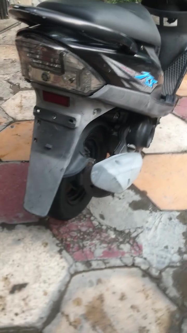 السلام عليكم......
ماكس عدله للبيع 
الدراجه بحالة الوكاله ⚠️
كفاله عامه من كلشي وضامن اطيك بيها 
كفرات بلادي 
زوج تايرات جلاتين رمبه 
مكينه ٤٩ بلادي 
السعر :800وبيها مجال بغداد ومحافظات تدللون 
متواجد فقط واتساب 
رقم :***********
