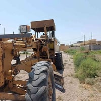 كوماتسو 605 • مكينة شغالة • رمادي