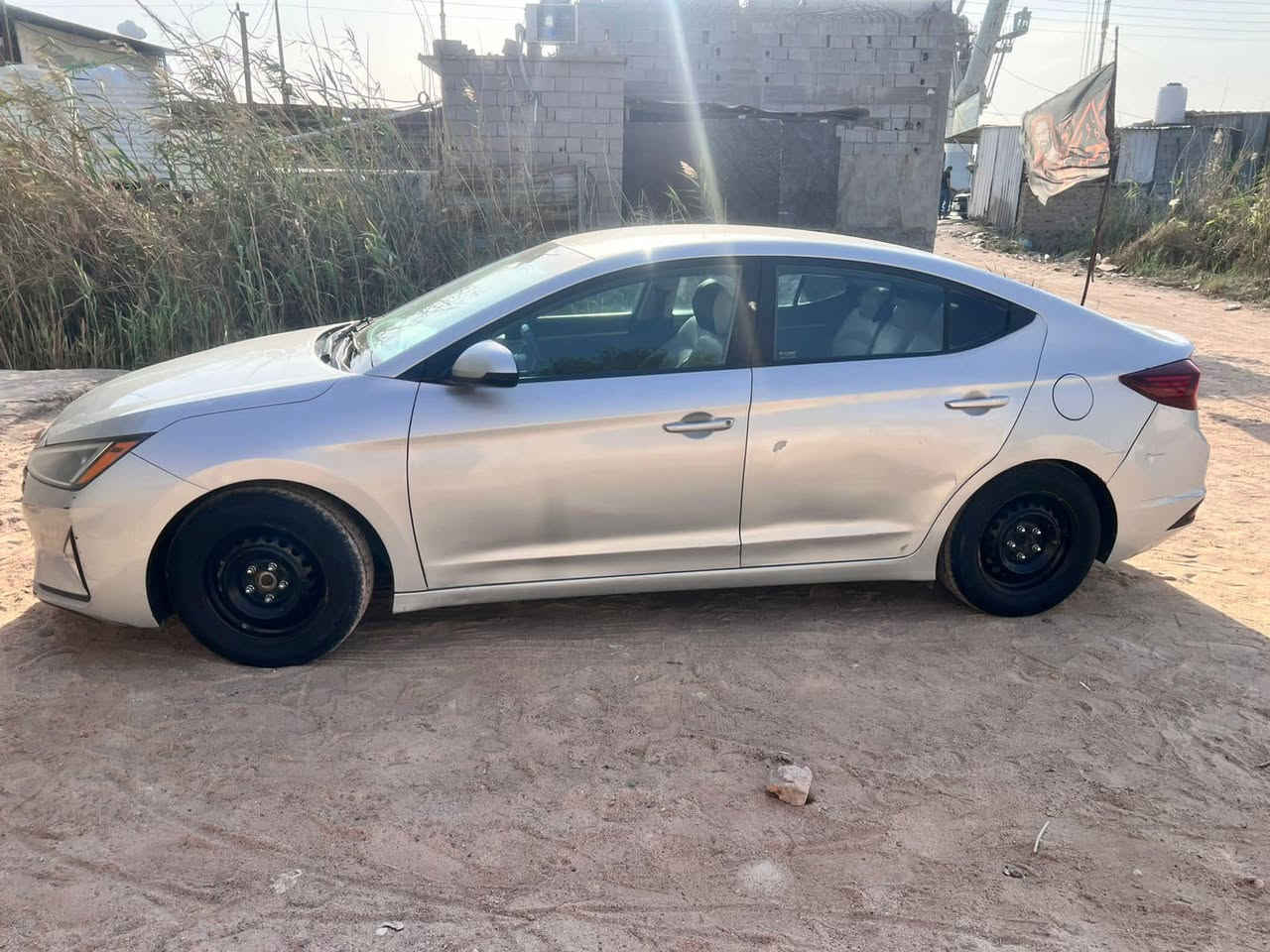 هيونداي النترا 2019 وارد أمريكي 🇺🇸  
محرك 2000cc ألفين دوش  
كير AT  
رقم شمالي  
حادثة خفيفة جداً  
السيارة نظيفة ومرتبة والاستخدام ممتاز ✨  

✔️ محرك ممتاز  
✔️ تبريد قوي  
✔️ داخلية نظيفة  
✔️ جاهزة للاستخدام  

للاستفسار مراسلة ***********
135$
وبيه مجال
