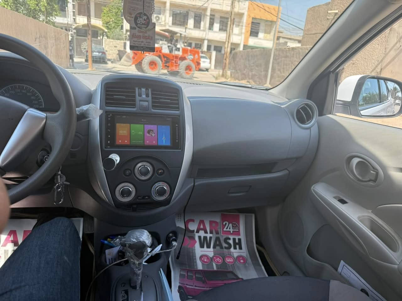 نيسان سني هندي
موديل ٢٠٢٤
زيرو اخذتها عله ايدي 
ماشية ٦٠ 
كفالة عامة 
شخوط بسيطة بل. دعاميه لخلفية ممبينات
رقم بغداد ب اسمي
***********
