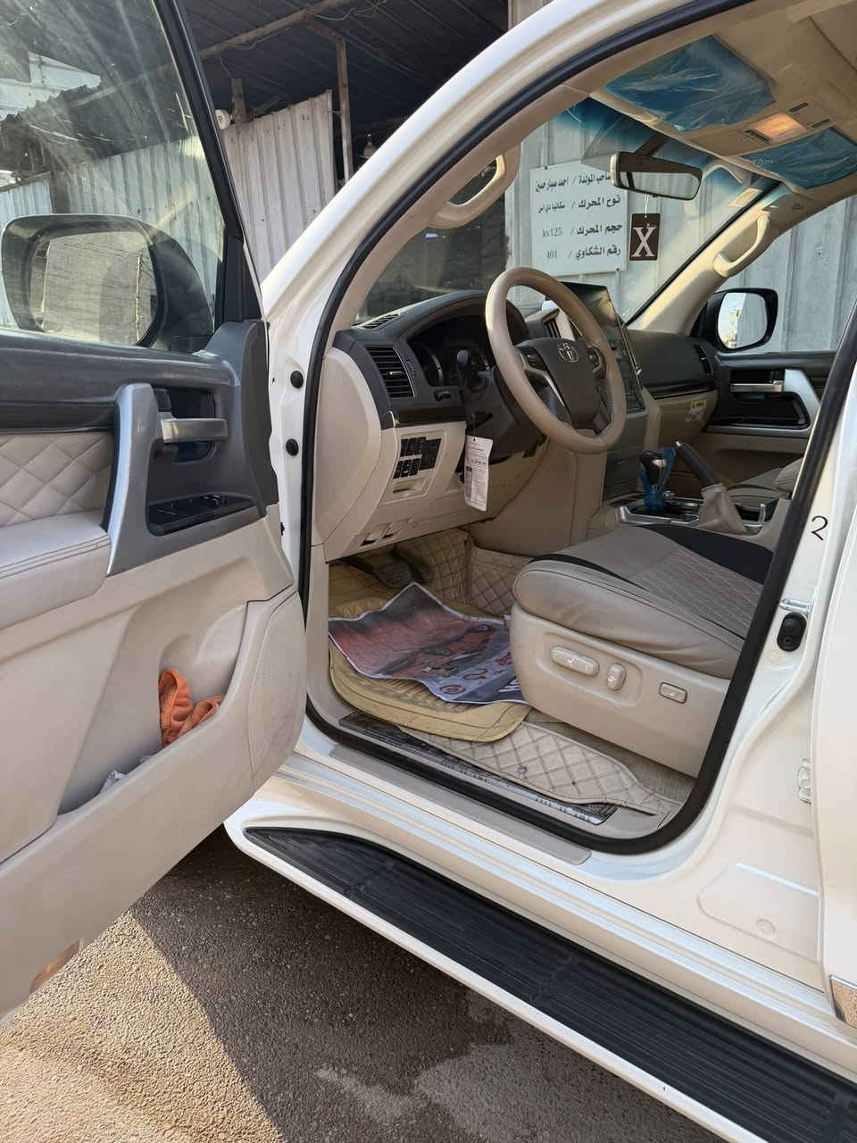 السلام عليكم للبيع لاندكروز VXR مديل 2021 حجم المحرك 8 سلندر 5700 سياره ماشيه 45 مكفوله كفاله عامه عله وضع الشركه رقم بغداد مواصفات VXR فول الفول معروف مكان بغداد 
الاستفسار 
‭0770 245 7097‬
