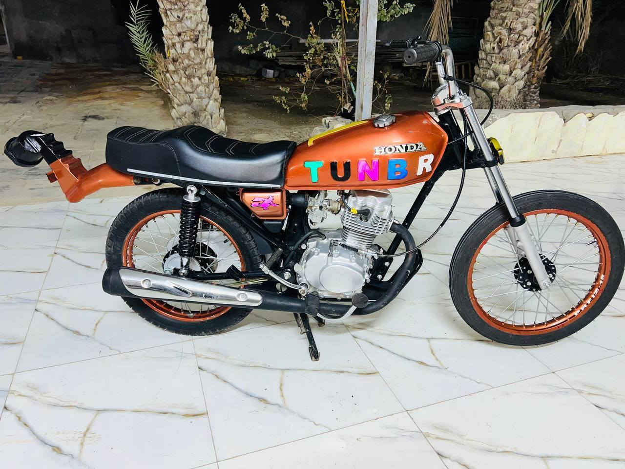 سلام عليكم
دراجه للبيع اوراق كامله
تعمير جديد 26
شاصي ارشا محور وكامل 
دراجه جاهزه ماعوزه شي
السعر خاص..  ‏‪0784 275 7723‬‏
مكان سوق الشيوخ ناحية الطار
