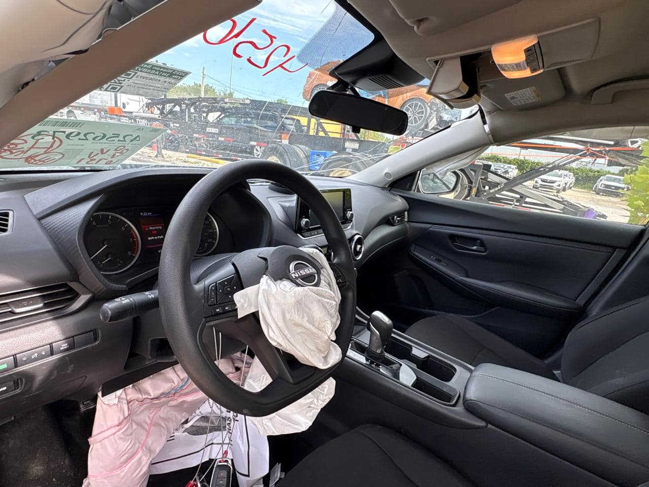 نيسان2025 الشكل الجديد
(رقم ديالى  
موصفاتs
بصمة ابواب +بصمة تشغيل
مكينة 2000
شاشة ايباد تدعم كار بلي 
كامرا خلفية دواره 
حساس خلفي 
رداد امامي خلفي جانبي
فول تحكم استيرن جهتين 
كروز سرعة وتحديد ومسار قيادة الية
توقف ذاتي 
نقاط عمياء
ماشي 9000الف 
وباقي موصفات معروفة 
حادث دعامية إماميه مبدله فقط بدون صبغ اوتبديل 
سعر ١٤٥

الاتصال: ***********
