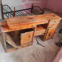 ميز • كاروك • غرفة نوم