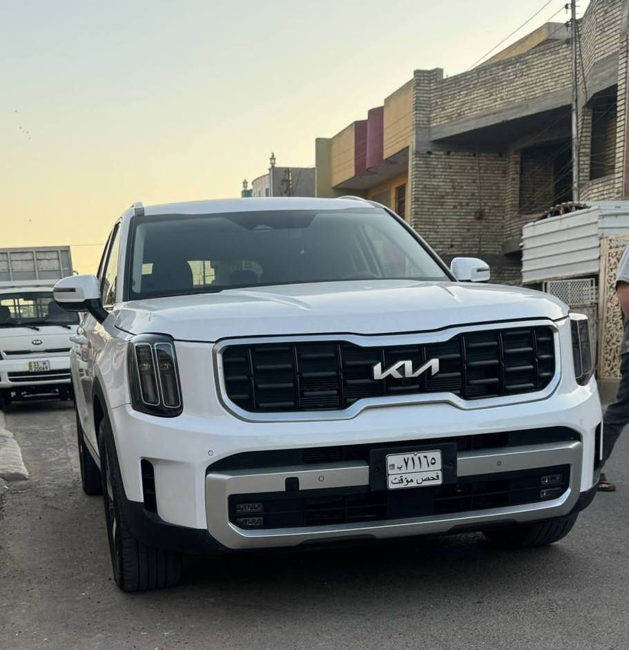 السلام عليكم
للبيع كيا تيلورايد 2023 SX أعلى فئة بالتيلورايد
لون ابيض مرغوب 
بدون رقم منيفيست بأسمي تترقم اي محافظة ماشية 32000 مايل
المواصفات :-
 شاشة متصلة GBS كاربلي
 مداخل شحن، شحن لا سلكي
 كشنات حار بارد تدفئة تبريد جلد طبيعي، كشن الوسط متصل و ليس منفصل ( المرغوب)
فتحتين بردات 
توقف ذاتي
رادار امامي خلفي جانبي
تحديد مسار
نقطة عمياء
بصمتين
محرك 3800، 6 سلندر
و بعد بيها مواصفات جداً مرغوبة و مميزة
حادثها فقط تصليح ربع البنيد + تبديل جاملغ الأيمن بدون دواخل

عنوان :- بغداد / البلديات
هاتـف / ***********
رجاءاً بدون خاص راسل واتساب و بخدمتك.
