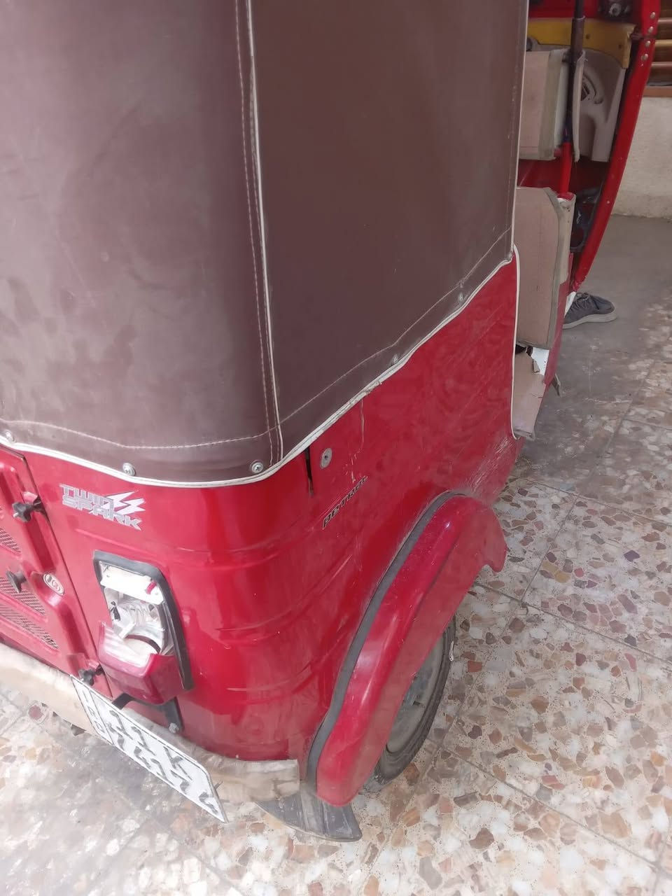 للبيع تكتك 18
محرك 20
مكينه خير من الله 
مرقمه 
مال شغل نضيفه ومرتبه
السعر 5250 
بغداد ابو دشير 
***********
متواجد ع الواتساب 
والفيس
