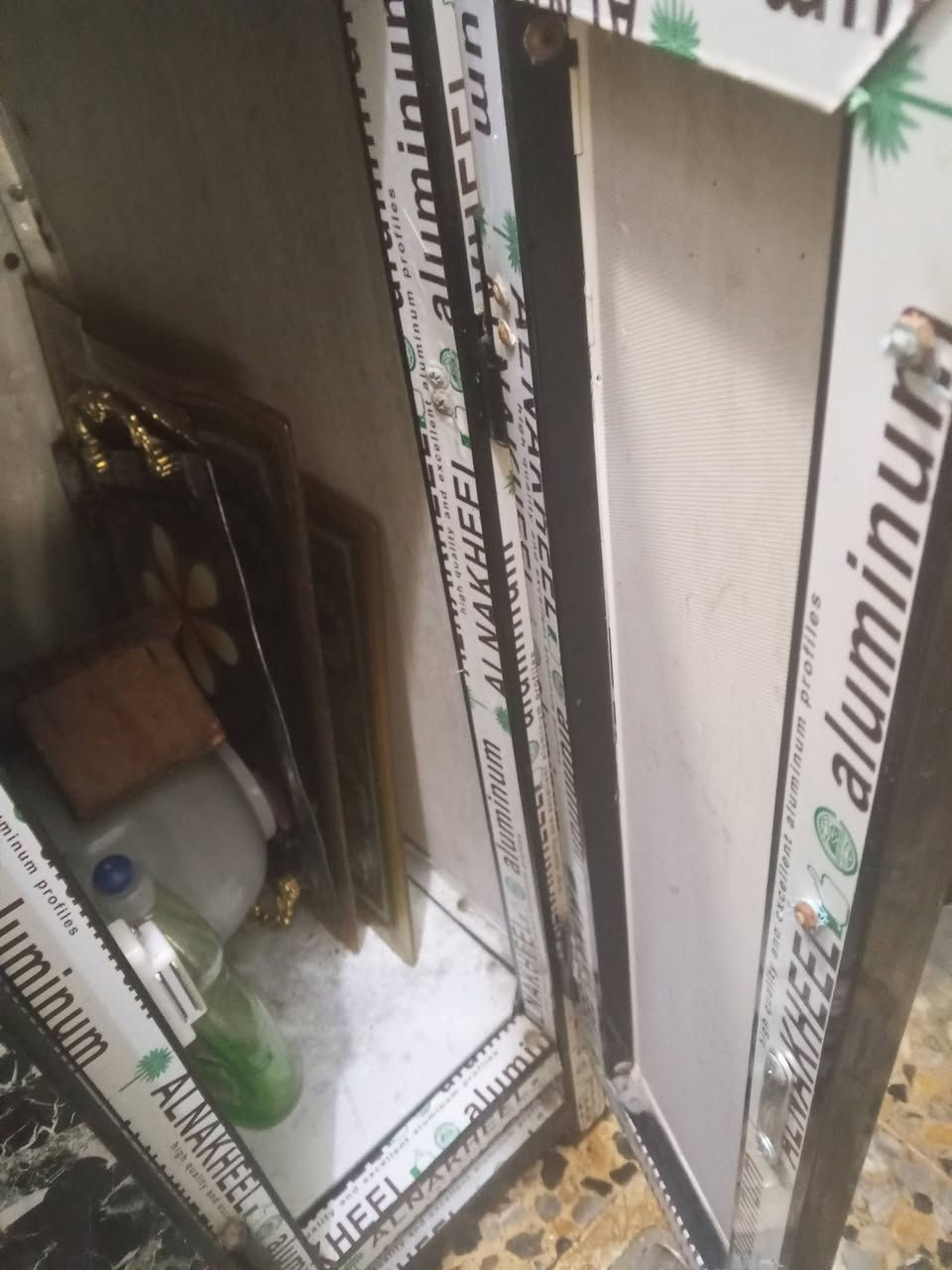 سنك مرمر نضيف وجديد مثل ما واضح بل صوره فقط سنك بدون كونتر وملحق مكاني ام الكبر بغداد يعني بل مدينه الصدر ليريد يرسلني لحد يتخل يعامل ويطيني سعر قفلة 100


**إذا كنت صاحب هذا الإعلان وتريد حذفه لأي سبب، رجاءا أرسل رسالة إلى الدعم الفني**