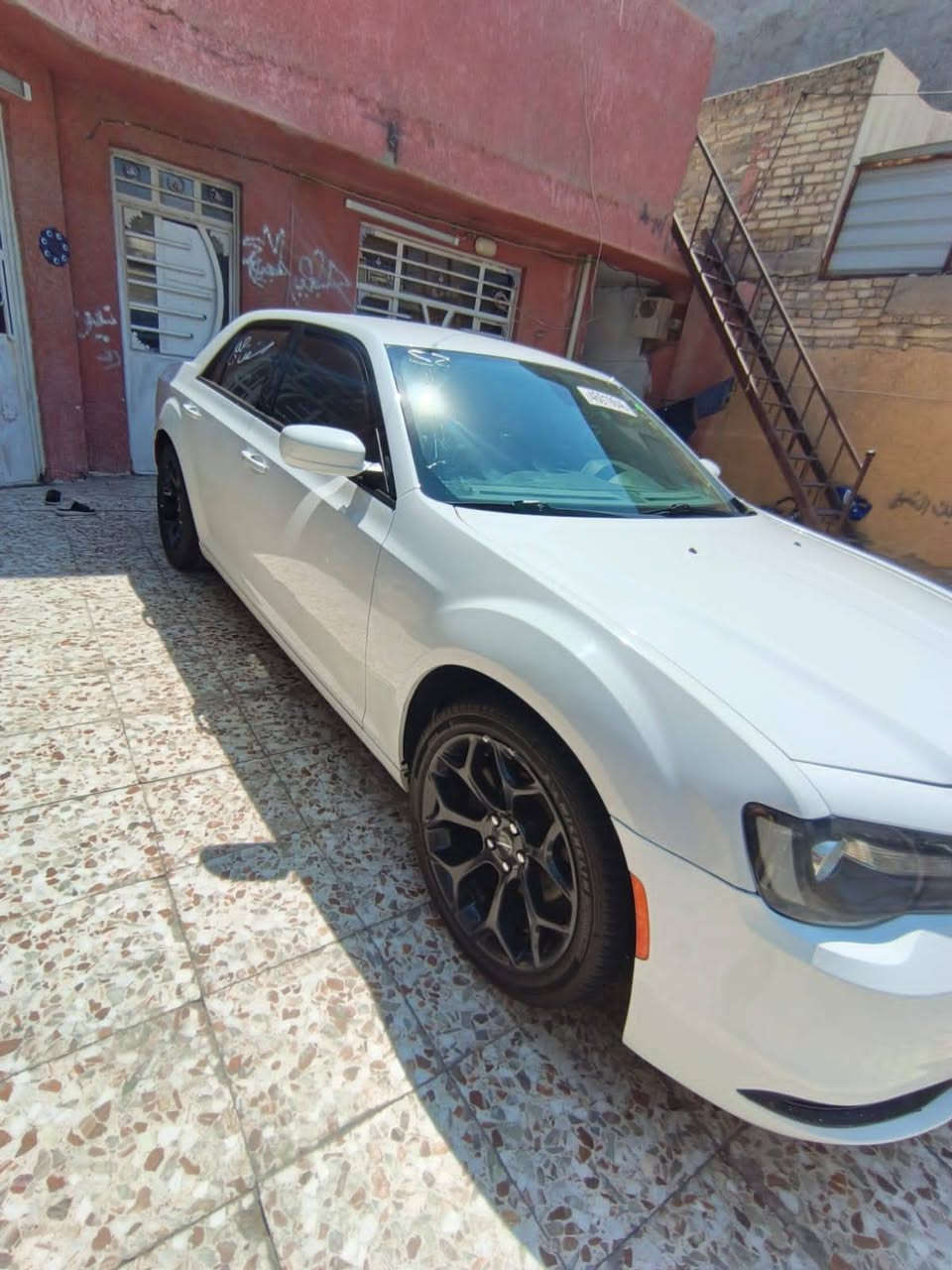 سلام عليكم
كرايسلر أوباما 300 S

  _مديل 2019

لون ابيض قماره حديد 

 دخول جديد كتاب ضباط متقاعد

ملاحضه 👈 السياره مرقم بغداد تحويل ثاني يوم👉❤️

:((حادث السياره كما موضح بل صور جاملغ الأيمن الأماني ول أيسر بارد قليل فقط بدون ايرباك. مكينه كير اكسل مكفول)). 

المحرك : V6 3.6

المواصفات :

* بلوجكتر امامي LED

* ويل قياس 20 أنج .

* شاشه كبيرة مع نظام ملاحة نفكيشن GPS .

* داخل جلد ختم S اسود

* مقاعد أمامية كهربائية عدد 2 .

* مقاعد أمامية تبريد وتدفئة .

* تشغيل عن بعد .

* تدفئة ستيرن .

* محدد سرعة .

* تلفون بلوتوث .

* كاميرا خلفية دواره. 

* مرايا متحسسة للاضاءة العالية .

* كير ماوس شفتات ستيرن

* داخل سياره لون اسود .

:((حادث السياره كما موضح بل صور جاملغ الأيمن الأماني ول أيسر بارد قليل فقط بدون ايرباك. مكينه كير اكسل مكفول)).

مكان السياره بغداد

السعر اتصل ودلل

للستفسار ***********
