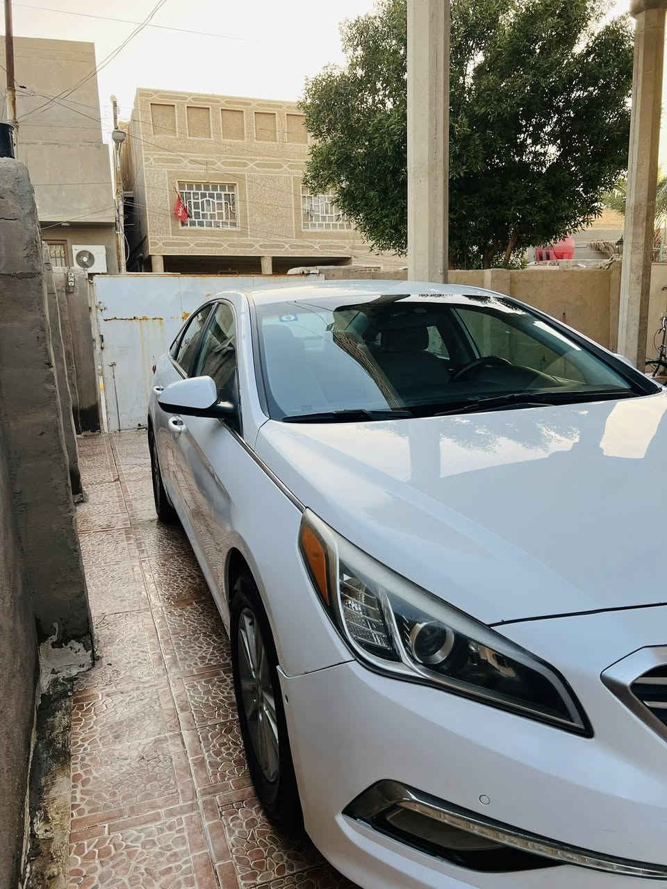 السلام عليكم
سوناتا 2017 
حادثها تبديل باب سايق وجاملغ 
سياره جديده وكل نقص مابيها
ماشية 72 ألف
تخم تاير جديد حدادية جديده
دواخل نظيفه كلش
سعر 125 مكانها الديوانية البدير
***********
