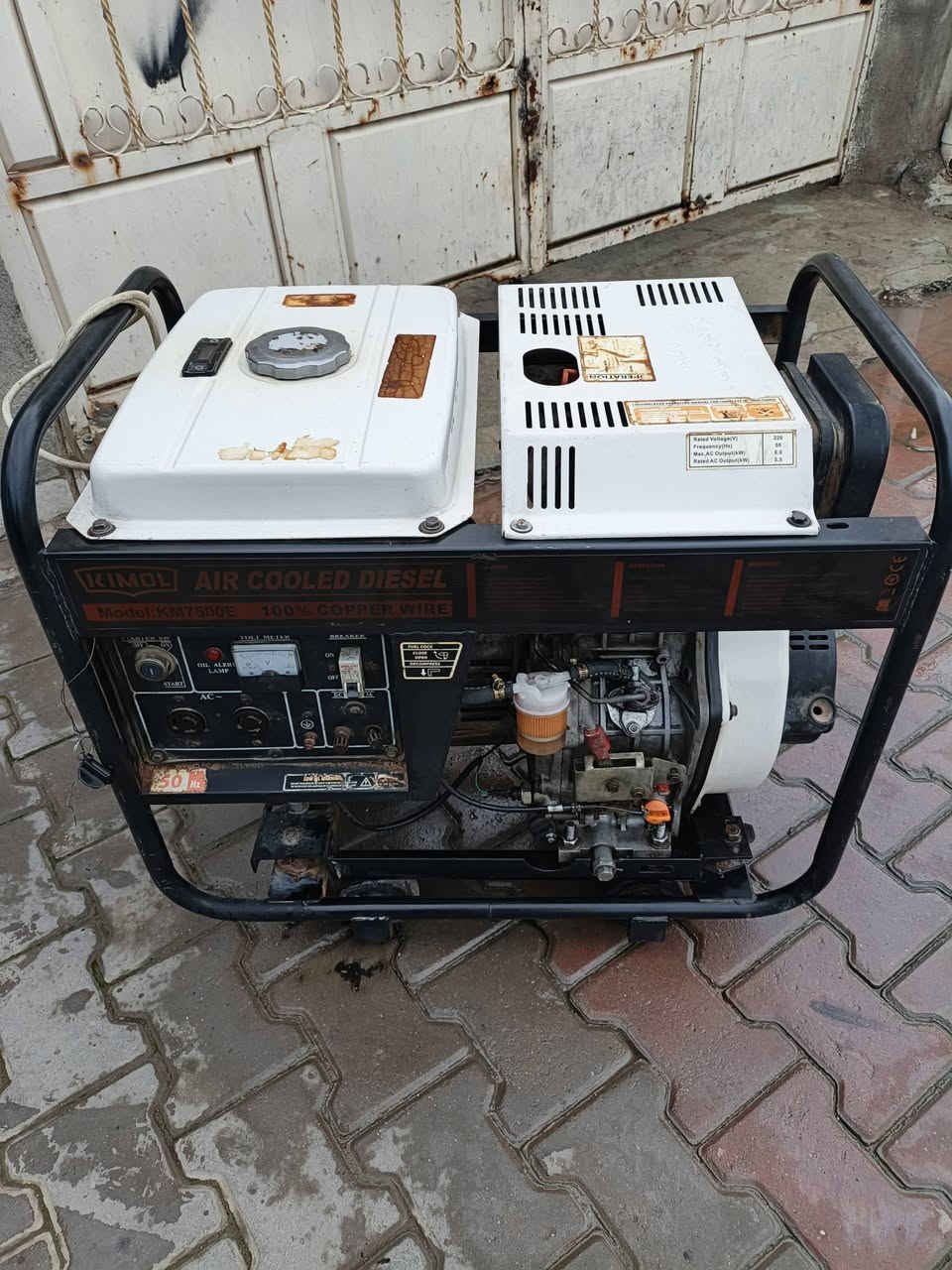 سلام عليكم مولد للبيع سعر 400وبي مجال شغال كل عيب مابي ***********
