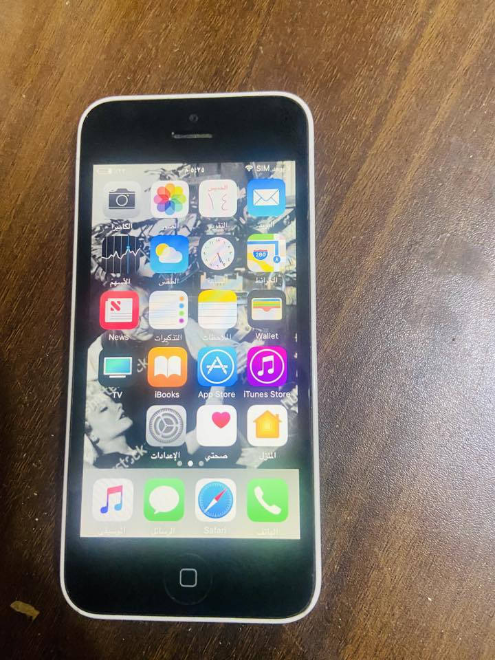 ايفون 5c ابيض 
الجهاز كلش نضيف ونموذج m غير داعم للشريحة يفيد تستخدمة ايبود سعره 45 وبي مجال الاستفتسار واتساب فقط 
***********
