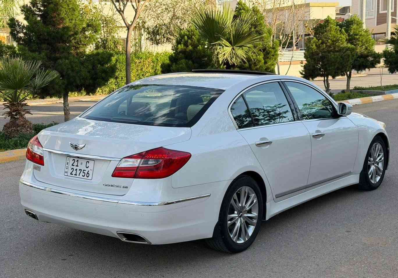 السلام عليكم 
هونداي جنسس 2013للبيع 
للاستفسار*********** 
السعر129$
السياره فول الفول 1/1 
بيه قطعتين شرط بدون دواخل
صورة السونار مرفقه 
حجم المحرك 3800 V6
دواخل بيجي 
اسلايت (فتحه)
مري شفط
دواخل صاج
دخول ذكي
كوشن خزن+كوشن هيتر
كوشن كهربائي + جلد
كامره امامي خلفي
حساسات 
تحكمات استيرن
رقم سليمانيه جديد لحد 2029
شرط غرامه وتحويل
مكان سياره ديالى /خانقين
