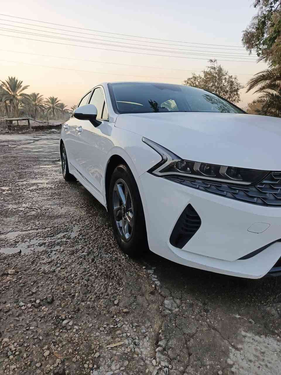 السلام عليكم سياره كي 5 موديل 21 معوقين باقي لها سنتين حادثه بنيد اوشاملغ المحرك 1600 تيربو العنوان حله والسعر على الخاص ***********
