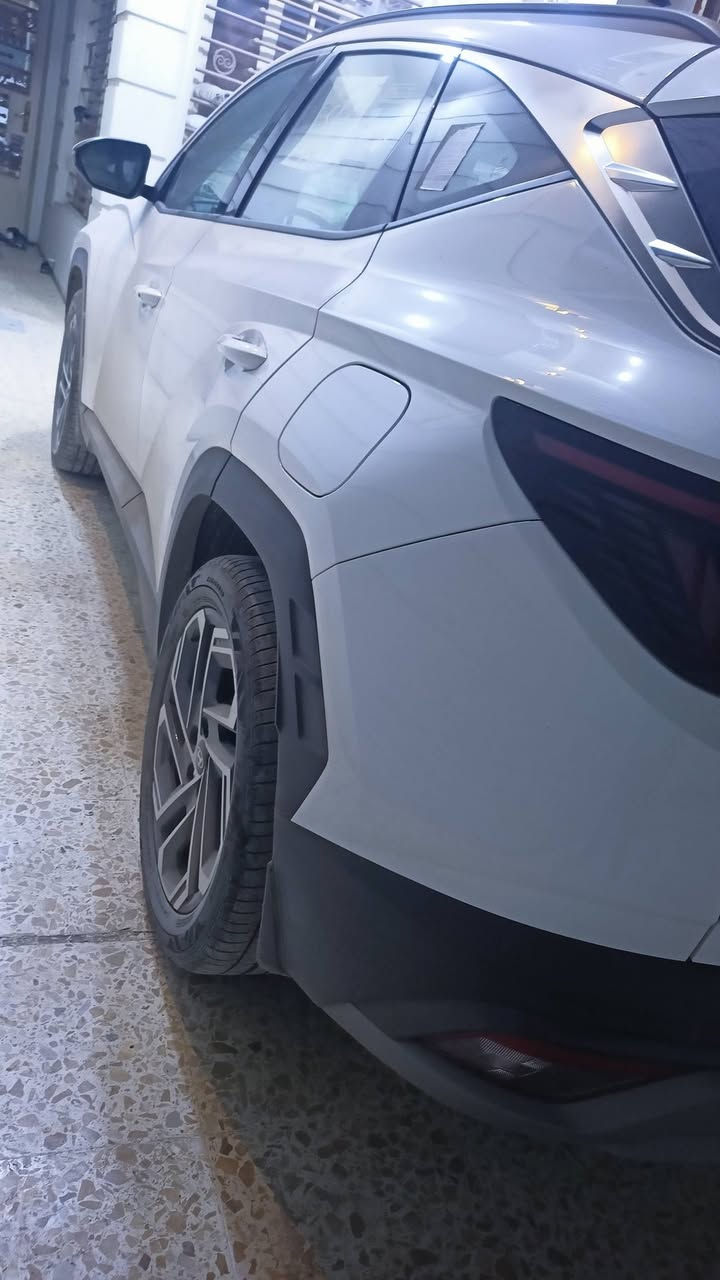 #توسان ٢٠٢٥  فول  مواصفات عده البونيراما 1شاحن موبايل 2جنطه كهرباء 3كراسي كهرباء الاماميه 4حساسات 5بردات خلفيه 6شاشه متصله 7تحكم ستيرن 8تدفئئ  مقاعد 9 كامره خلفيه سياره زيرو ماشيه الف و ٥٠٠ ميه بحاله الوكاله السياره شخط مابيها حاله الشركه السعر ٢٤٥ وبيها مجال بسيط الاستفسار *********** ابو حسين مكان سياره بغداد
