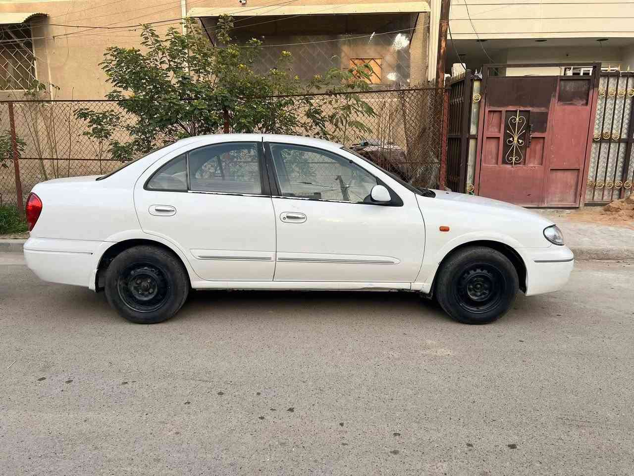 نيسان سني ياباني 2006
مكفوله عدا شويه ب جاملغ 

كير عادي 

محوك قبق ابيض 

سياره جاهده وكامله 

هزه سنويه كله جديد

مكانه بغداد  الشعب 
السعر 80 وبيه مجال

***********
