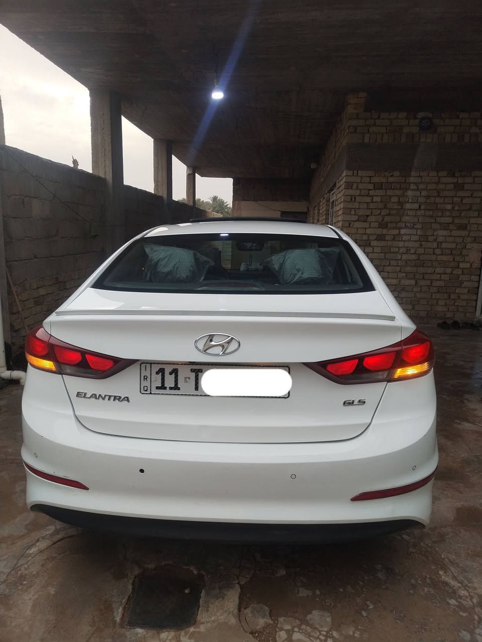 سلام عليكم للبيع الانتره 2017
خليجي رقم بغداد انكليزي
اعلئ فئة GLS
فول مواصفات

 مكينة 2000 دوش
كير أوتوماتيك (AT)
 فتحة سقف سلايد
 تحكم ستيرن
 كاميرا أمامية
 كاميرا خلفية
 تبريد قطعتين
 شاشة كبيره +حاكية + بلوتوث
 حساس أمامي
 حساس خلفي
 لد نهاري أمامي
 خمسه ويل كب 
 لايت منضومة زنون 
 داخل جلد
 مرايا جانبية كهرباء + إشارات + شفط
أنظمة قيادة (اقتصادي / نورمل / رياضي)
ملاحظه (سياره مكفوله كفاله عامه) 

 السـعـر 152 وبيها مجال
مكان: كربلاء طويريج 
رقم : ***********
